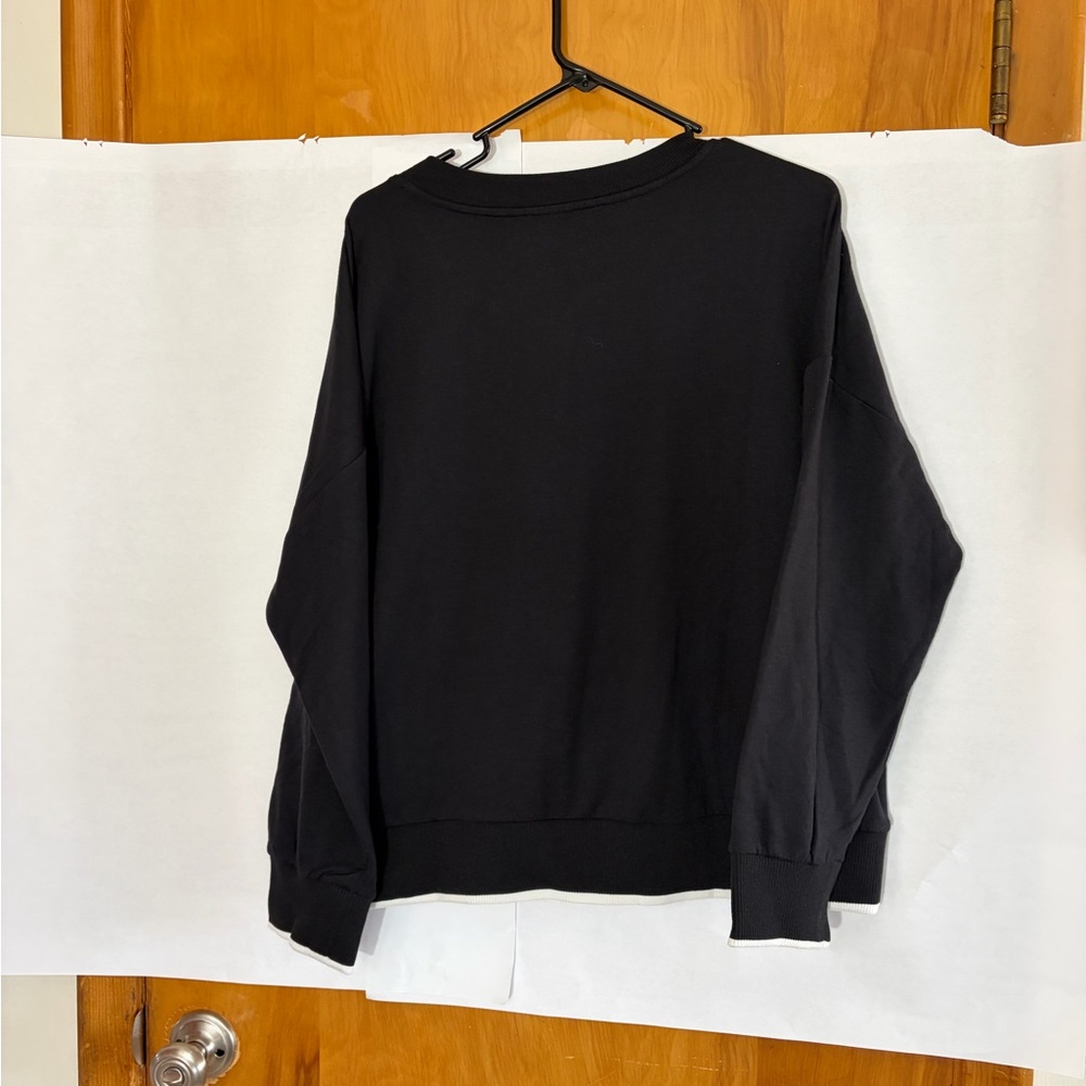 Iowa Hawkeyes V-Neck Black Sweatshirt with Gold Script - Picture 2 of 8